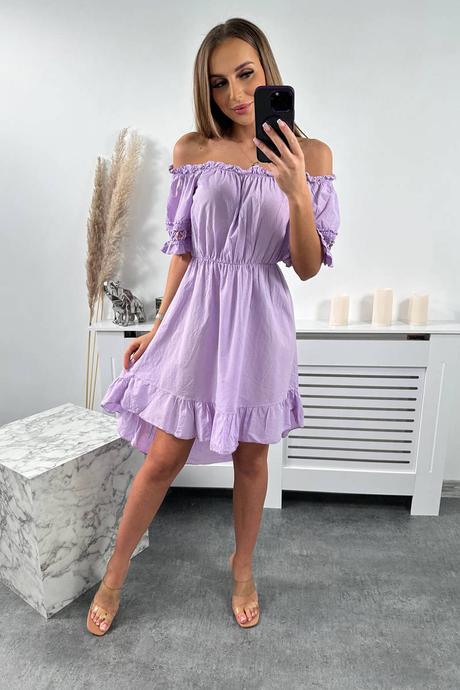 Fialové šaty s čipkou na rukáve, 