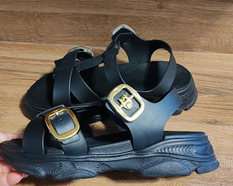 Sandalky top stav, 39