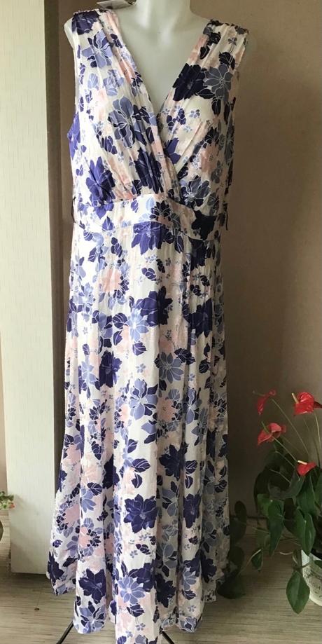 Šaty kaleidoscope, 44