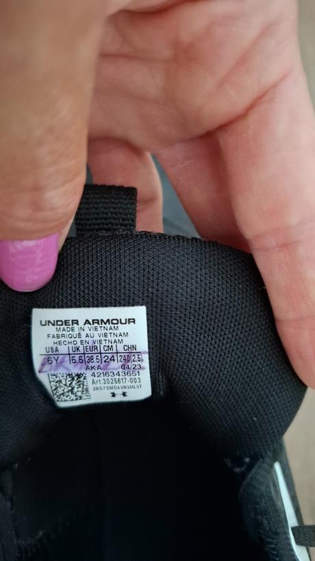 Botasky 38.5, under armour,38