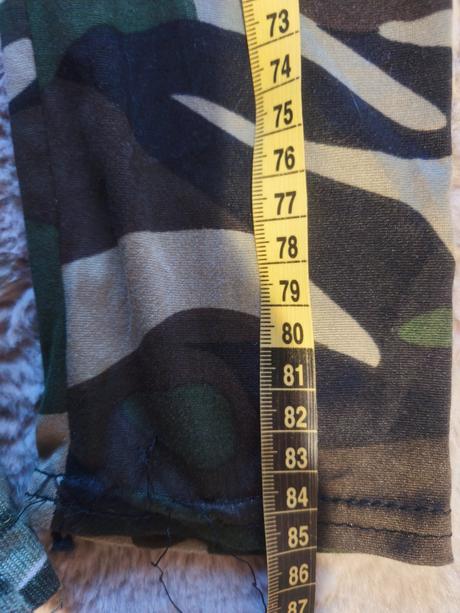 Maskáčové legíny, s