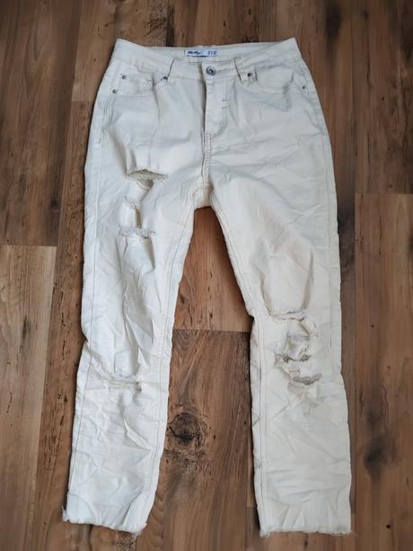 Roztrhané nohavice, 38