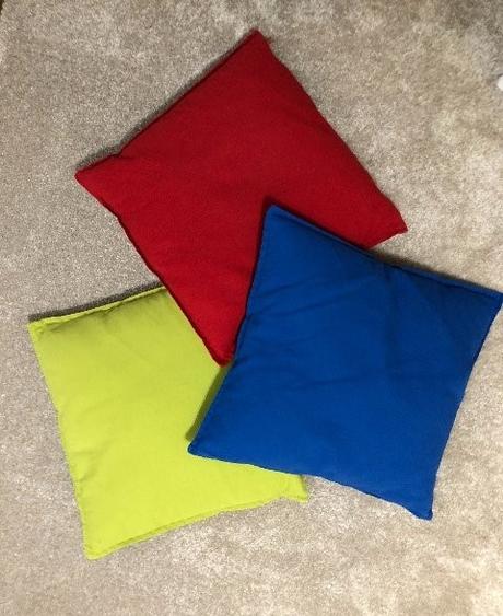 3x dekorašné vankúše,