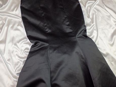 Luxusné čierne spoločenksé šaty, 40