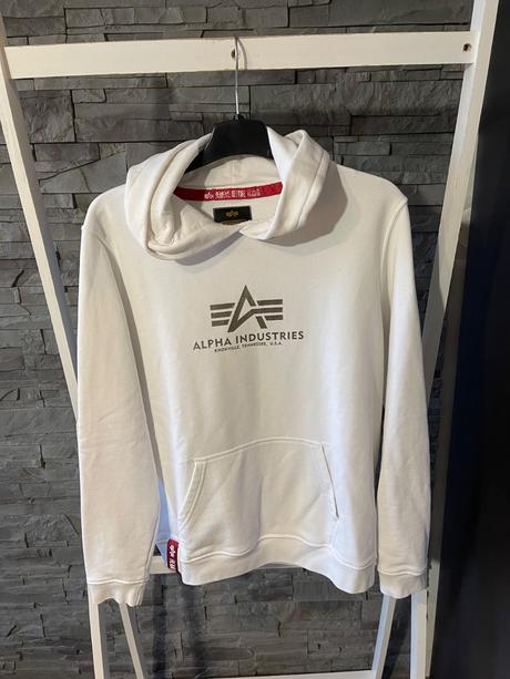 Alpha industries v.m, m