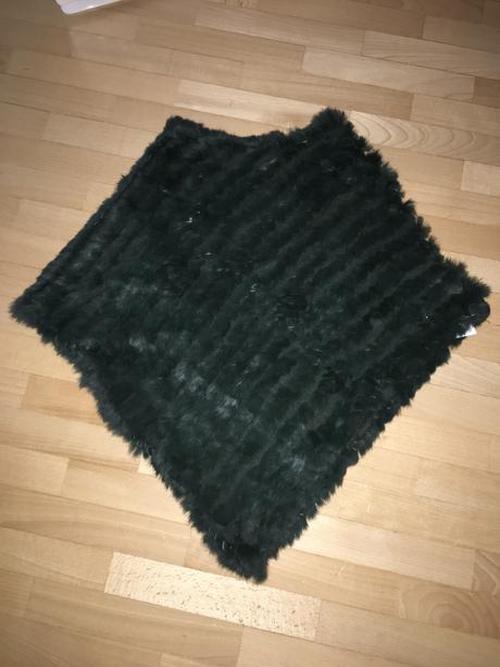 Pončo z králičej kožušiny, 