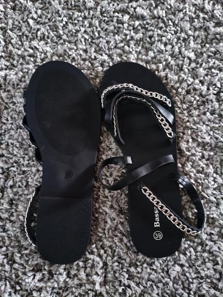 Sandalky, 39