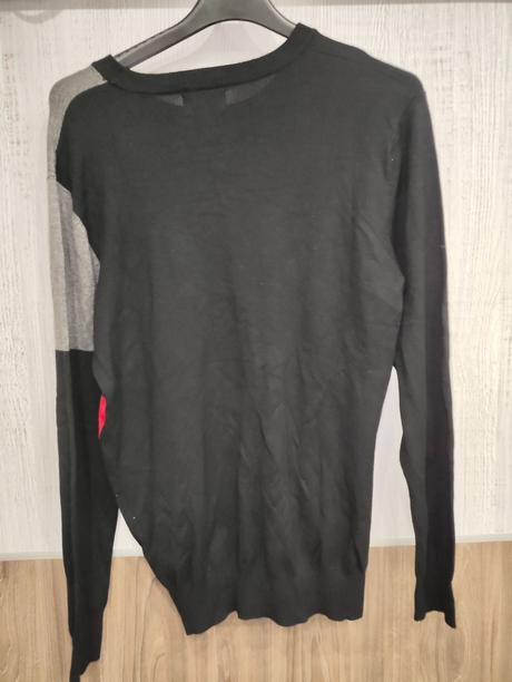 Čierno-červený sveter, m