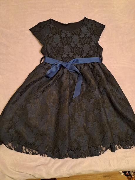 Krajkované šaty, 134