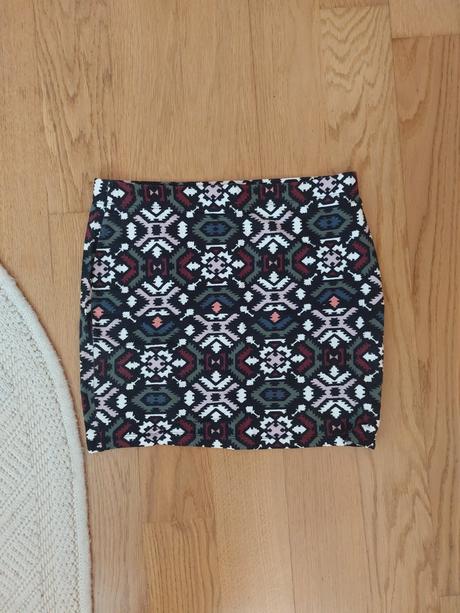 Farebná minisukňa veľ. m, fishbone,m