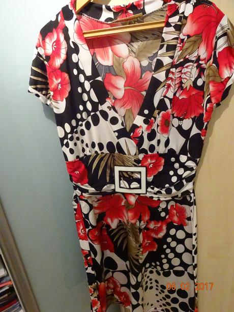 Damske saty znacky esoline, esoline,s