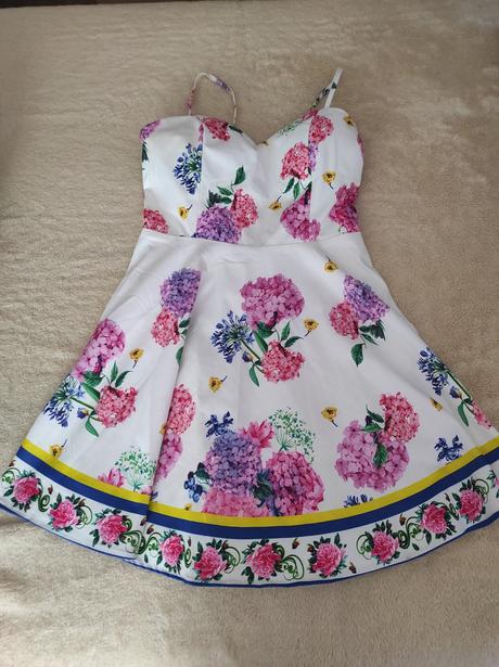 Romantické saty, 36