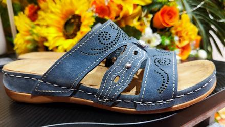 Šľapky s koženou stielkou, deichmann,38