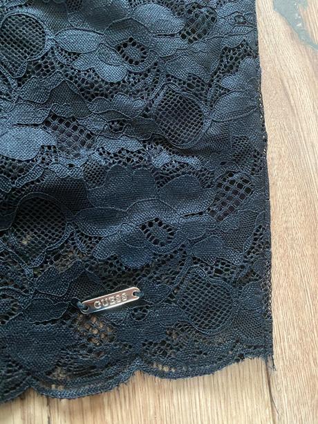 Damske cipkovane saty guess, guess,s