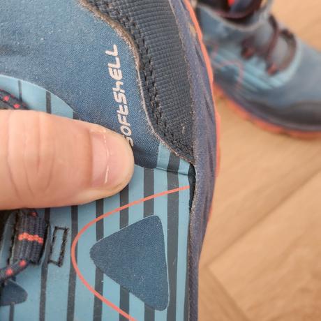 Turisticke topanky crossroad, 34