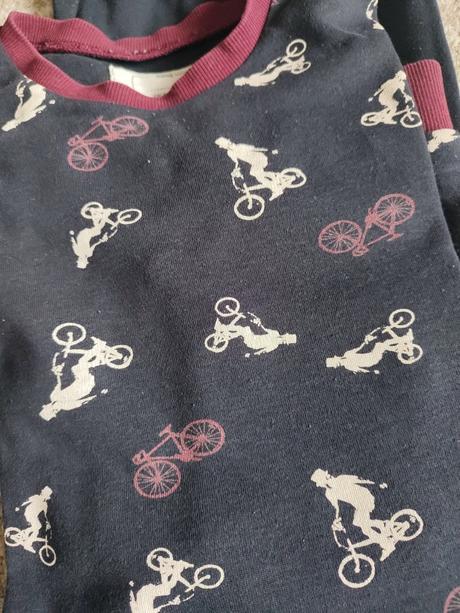 Pyžamo, tezenis,146