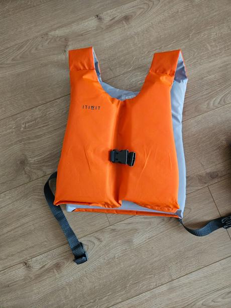 Záchranná vesta, s