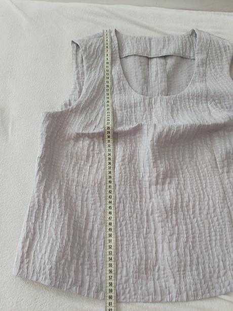 Spoločenský kostým, 42