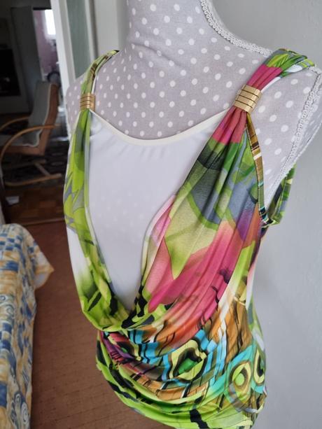 Farebný elastický top joseph ribkoff 38, 38