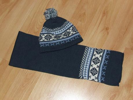 Čiapočka so šálikom, 86