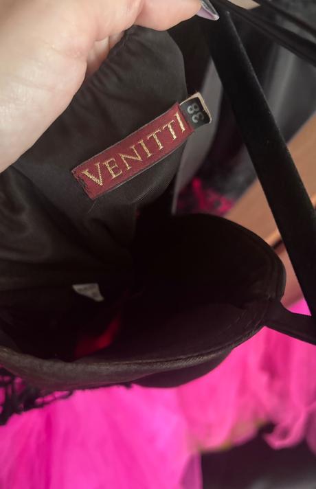 Spoločenské saty, 38