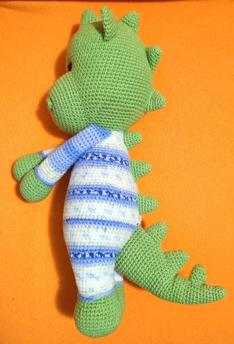 Háčkovaný dinosaur, 