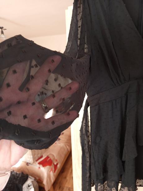 Cierne saty vel xl cena 5 e, xl