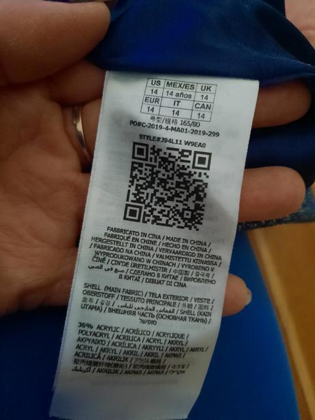 Úžasná bunda guess, guess,164