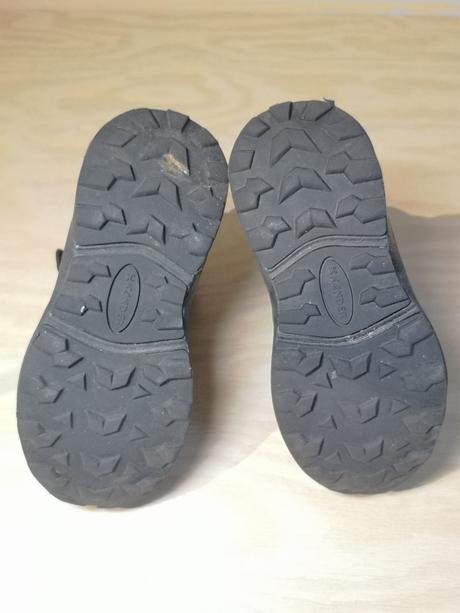 Nepremokavé topánky, 28