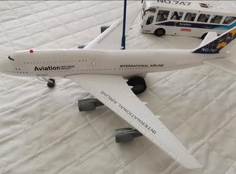 Uz len - lietadlo a maketa reflektor, 