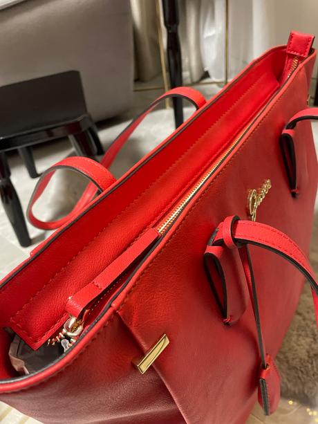 Nádherná kabelka guess, guess