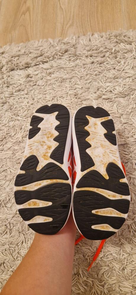 Bežecké tenisky, asics,33