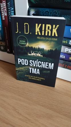 Pod svícnem tma - j.d. kirk (1. diel serie),