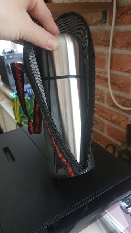 Termoska s prenosným obalom, 