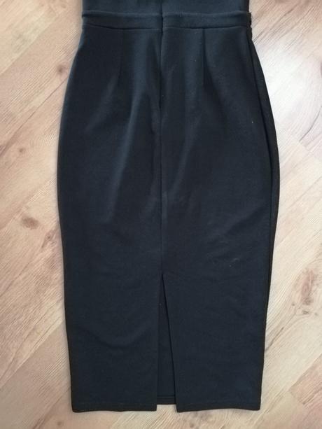 Krásne malé čierne, 34