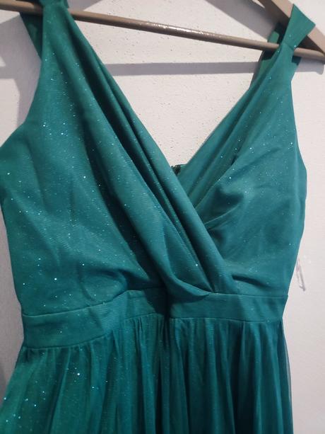 Trblietavé šaty, m