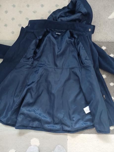 Dlhy dievcensky kabat 104, 104