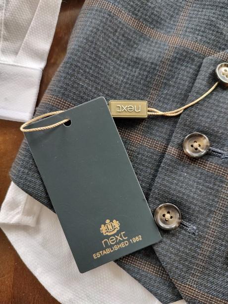 Košeľa a vesta, next,74