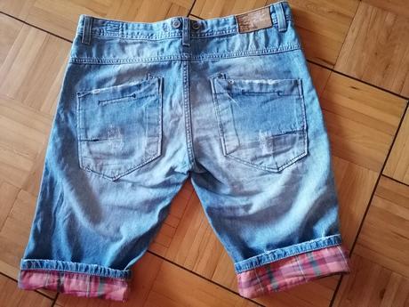 Pánske rifľové kraťasy, 32