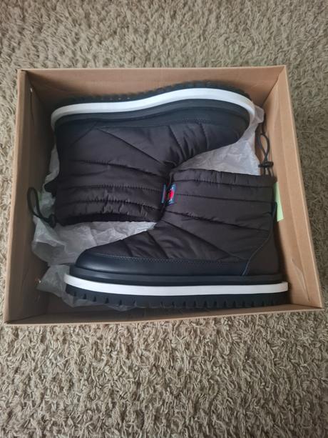 Snehule, tommy hilfiger,39