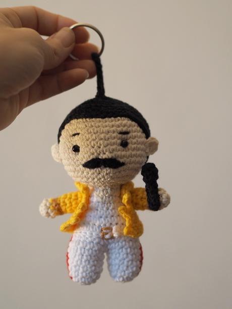 Háčkovaný freddie mercury - 10 cm a 19 cm, 