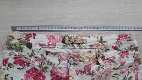 Kvetinkové nohavice, 30