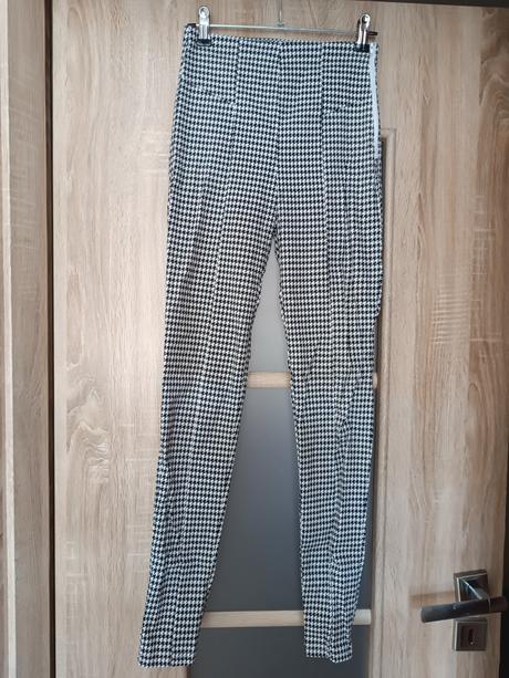 Nohavice, bershka,26