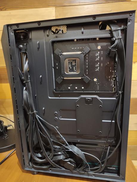 Pc aerocool falcon, lenovo
