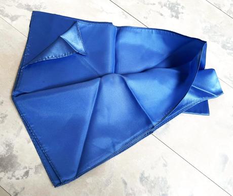 Saténová šatka, l