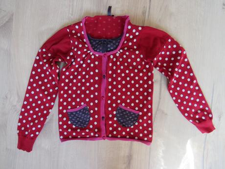 Bodkovaný svetrík, 152