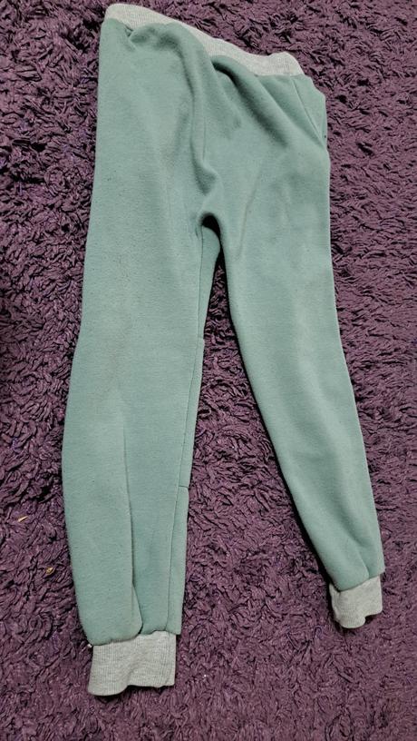 Chlapčenské tepláky, 128