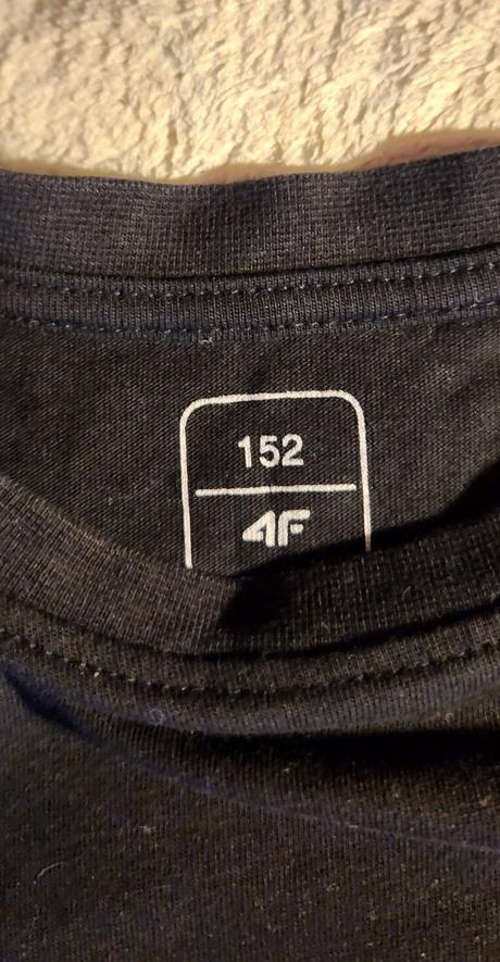 2x štýlové tričko 4f, 152