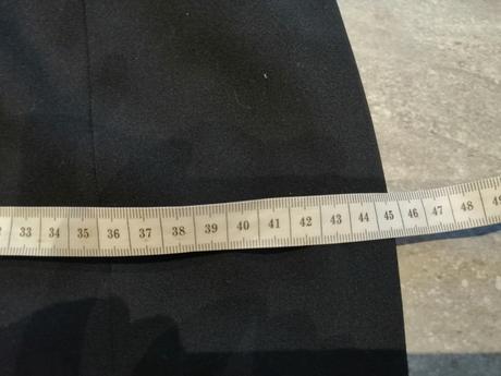 Elegantné čierne šaty singhmadan vs, pružné, s