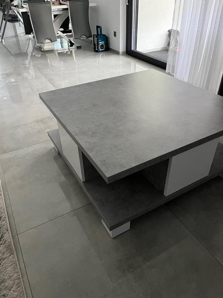 Konferenčný stôl + poličky,